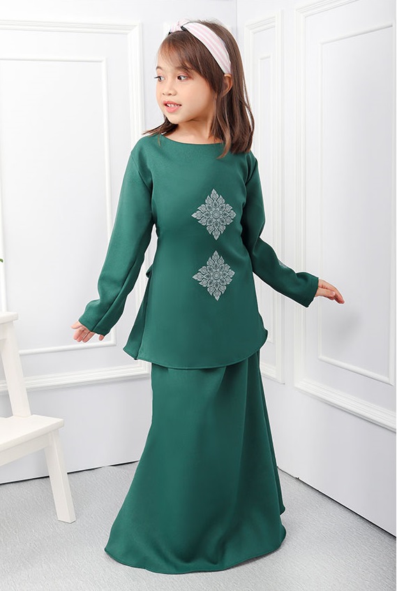 QA-552 LOVELY KIDS KURUNG GREEN