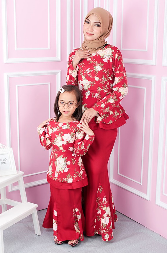 QA-553 WOMEN'S FLORAL MODERN KURUNG RED