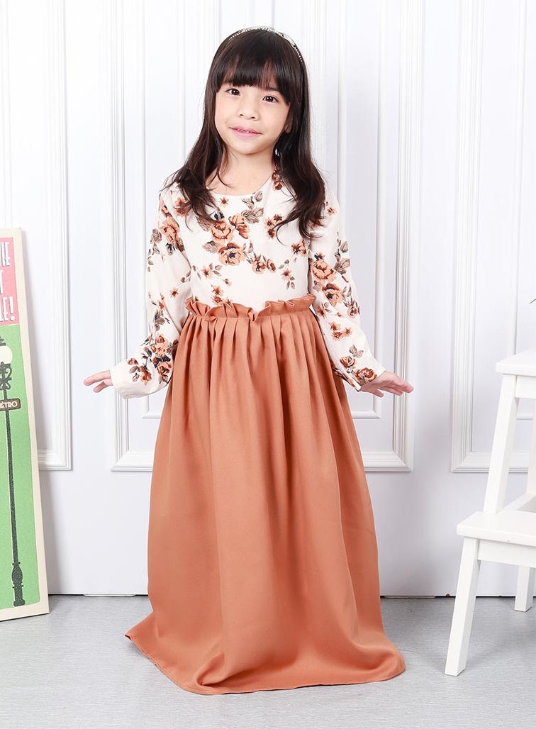 QA-578 ROSES KIDS JUBAH BROWN