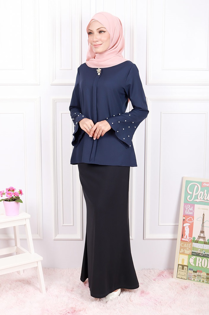 QA-586 WOMEN FUSION TOP NAVY BLUE