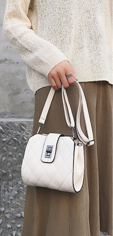 KW80421 Switchlock Sling Bag Cream