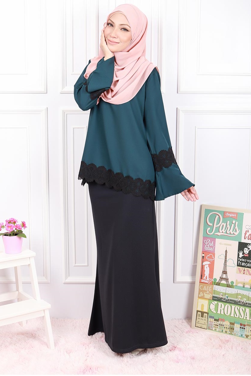 QA-596 CLASSIC LACE BLOUSE GREEN