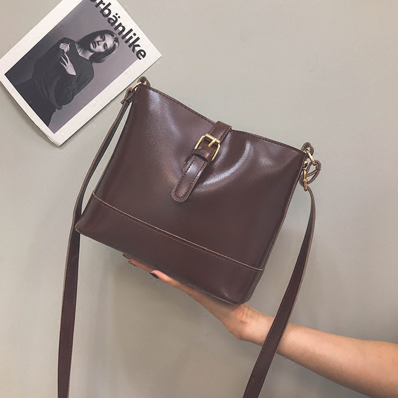 KW80523 PLAIN CROSSBODY BAG DARK BROWN