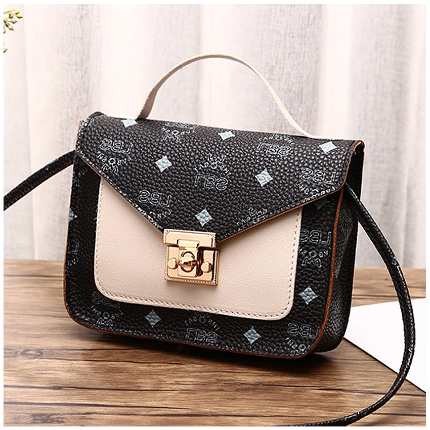 KW80613 SQUARE SLING BAG BLACK