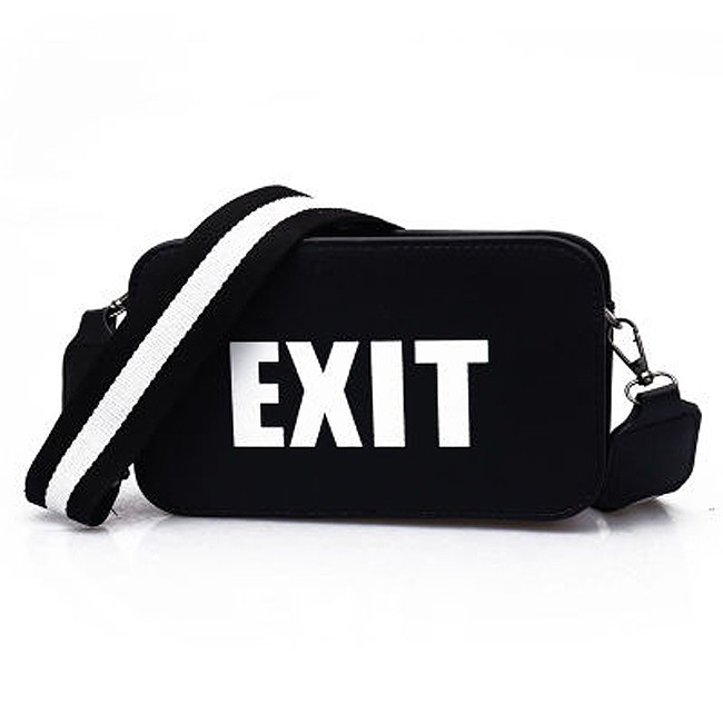 KW80620 EXIT SQUARE BAG BLACK