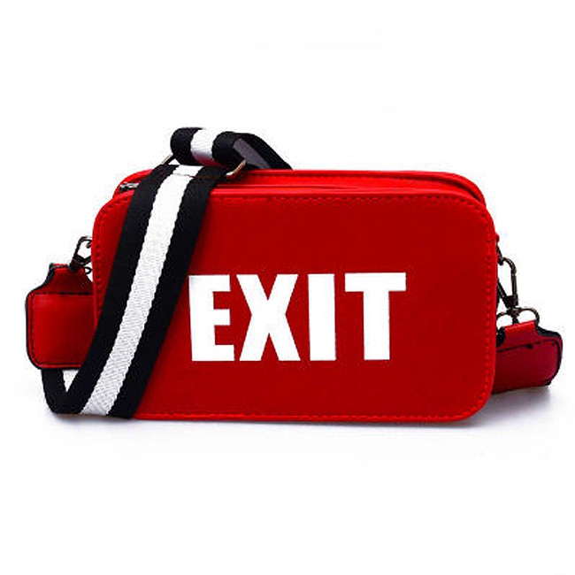 KW80620 EXIT SQUARE BAG RED