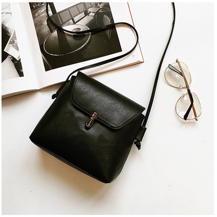 KW80678 VINTAGE STYLE BAG BLACK