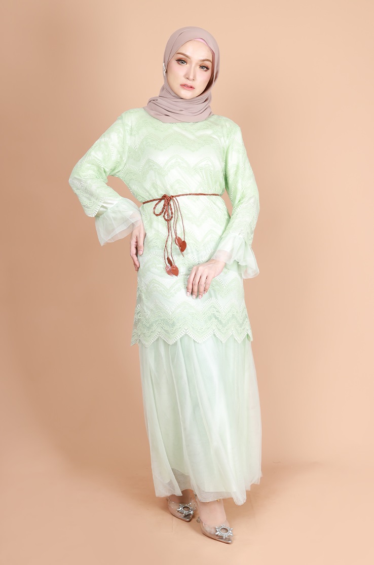 QA-753 ELEGANT MODERN DRESS MINT