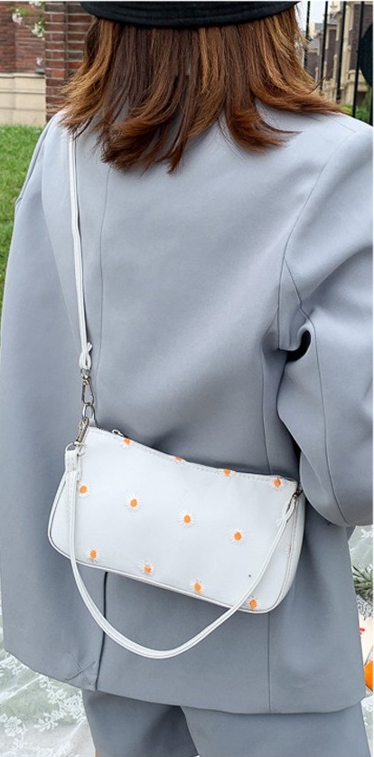 KW80874 Flower Sling Handbag White