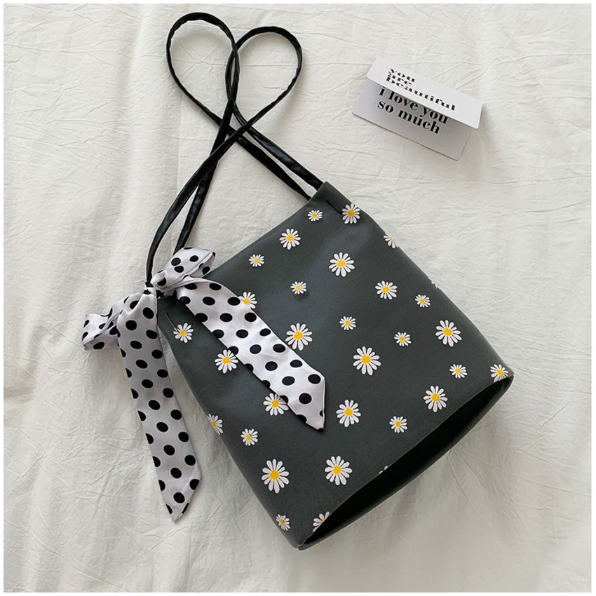 KW80907 Daisy Flower Tote Bag Black