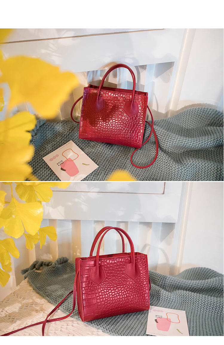 QA-862 - Stylish Square Sling Bag Red